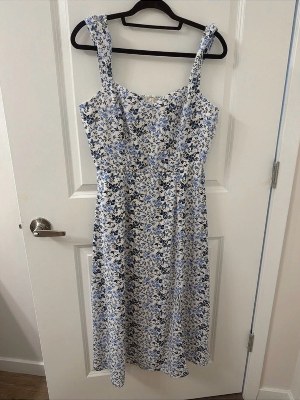 Francesca's Collections Blue and White Floral Midi Dress